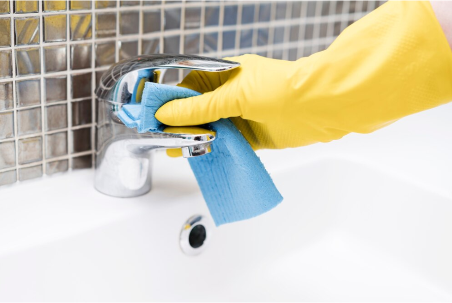 cleaning utility sink with microfiber cloth